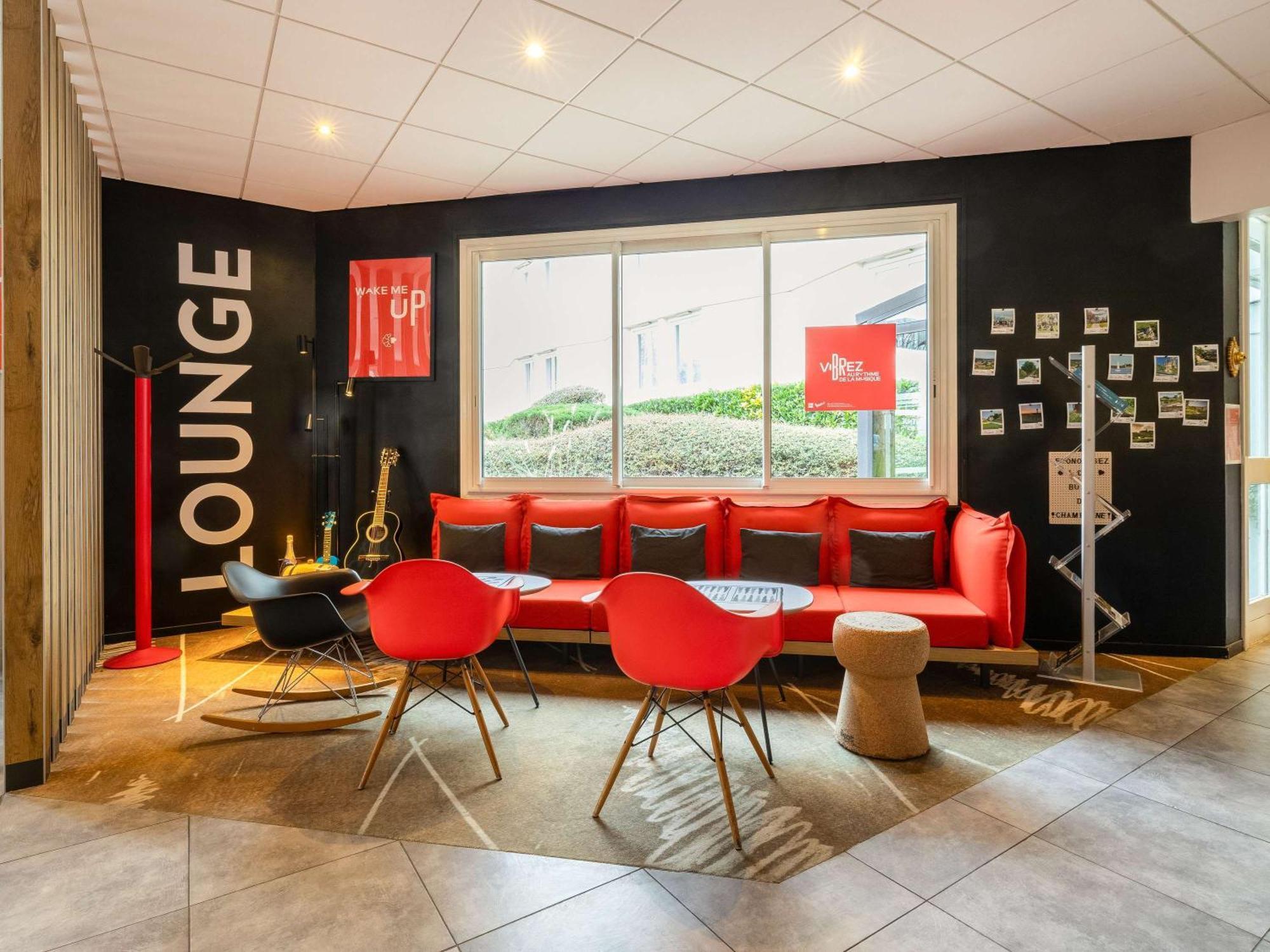 Hotel Ibis Chalons En Champagne Exterior foto