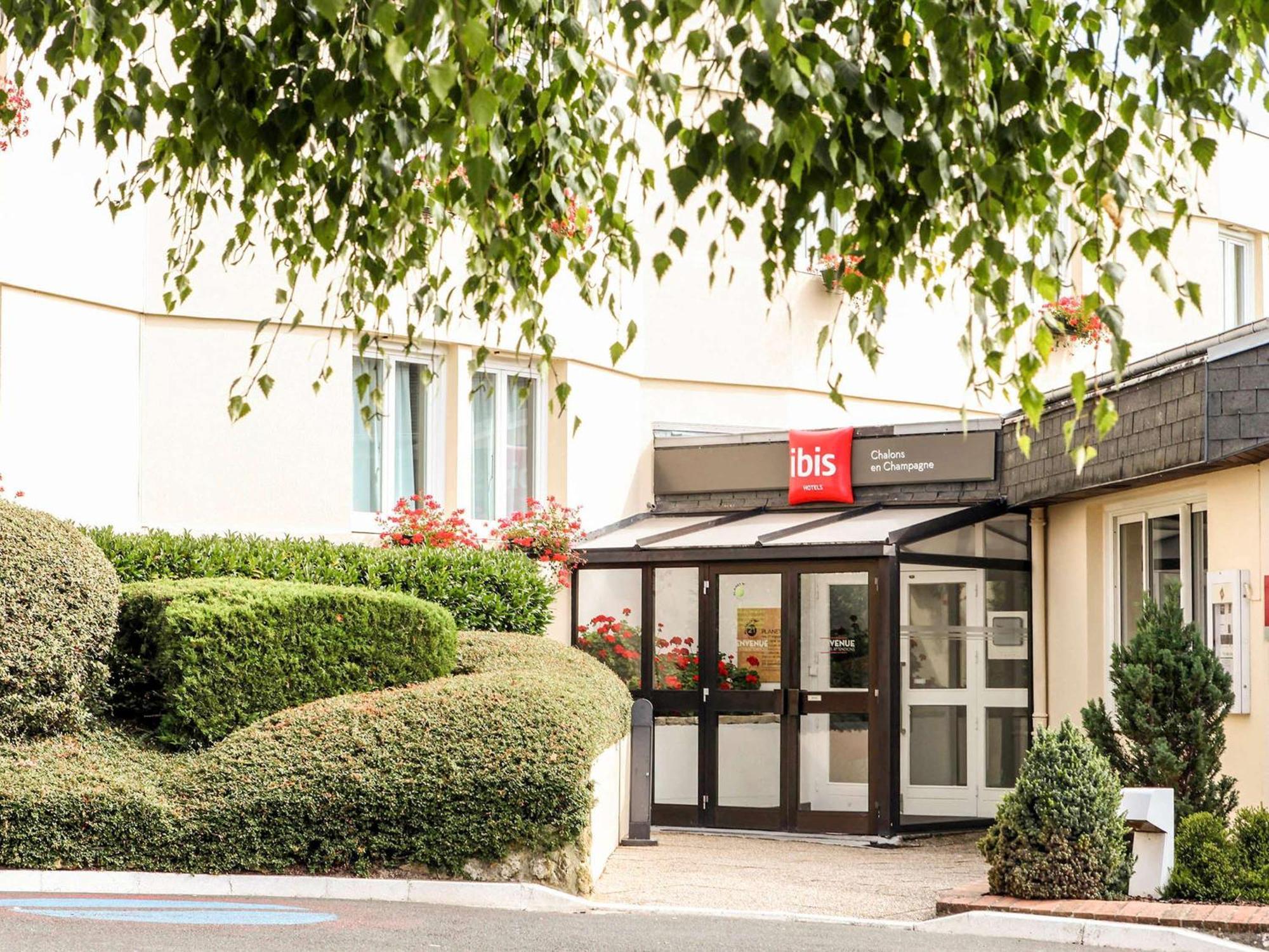Hotel Ibis Chalons En Champagne Exterior foto