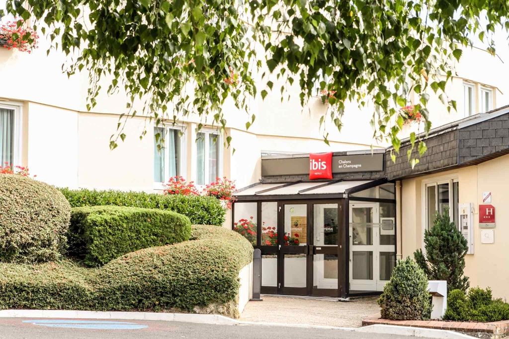 Hotel Ibis Chalons En Champagne Exterior foto
