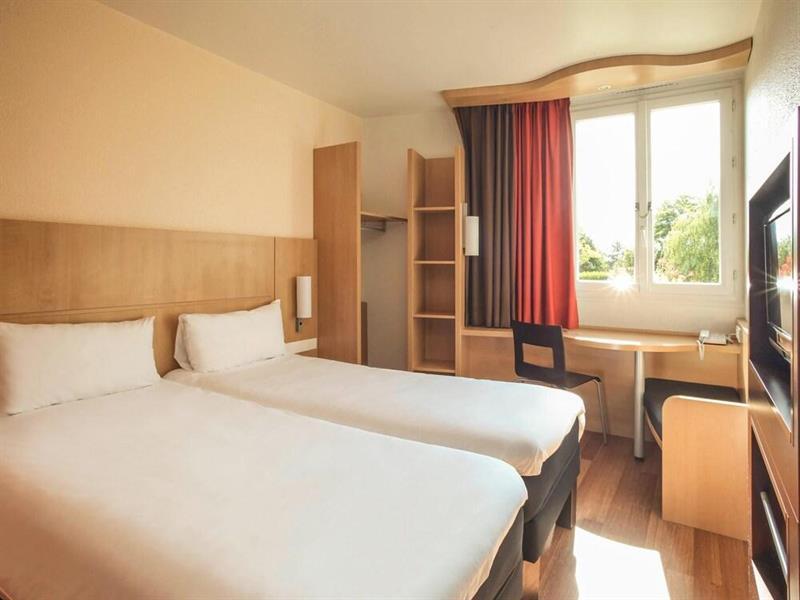 Hotel Ibis Chalons En Champagne Exterior foto